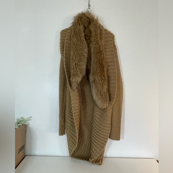 Jennifer Lopez Knit Cardigan with Removable Faux Fur - Size M - Picture 1 of 3